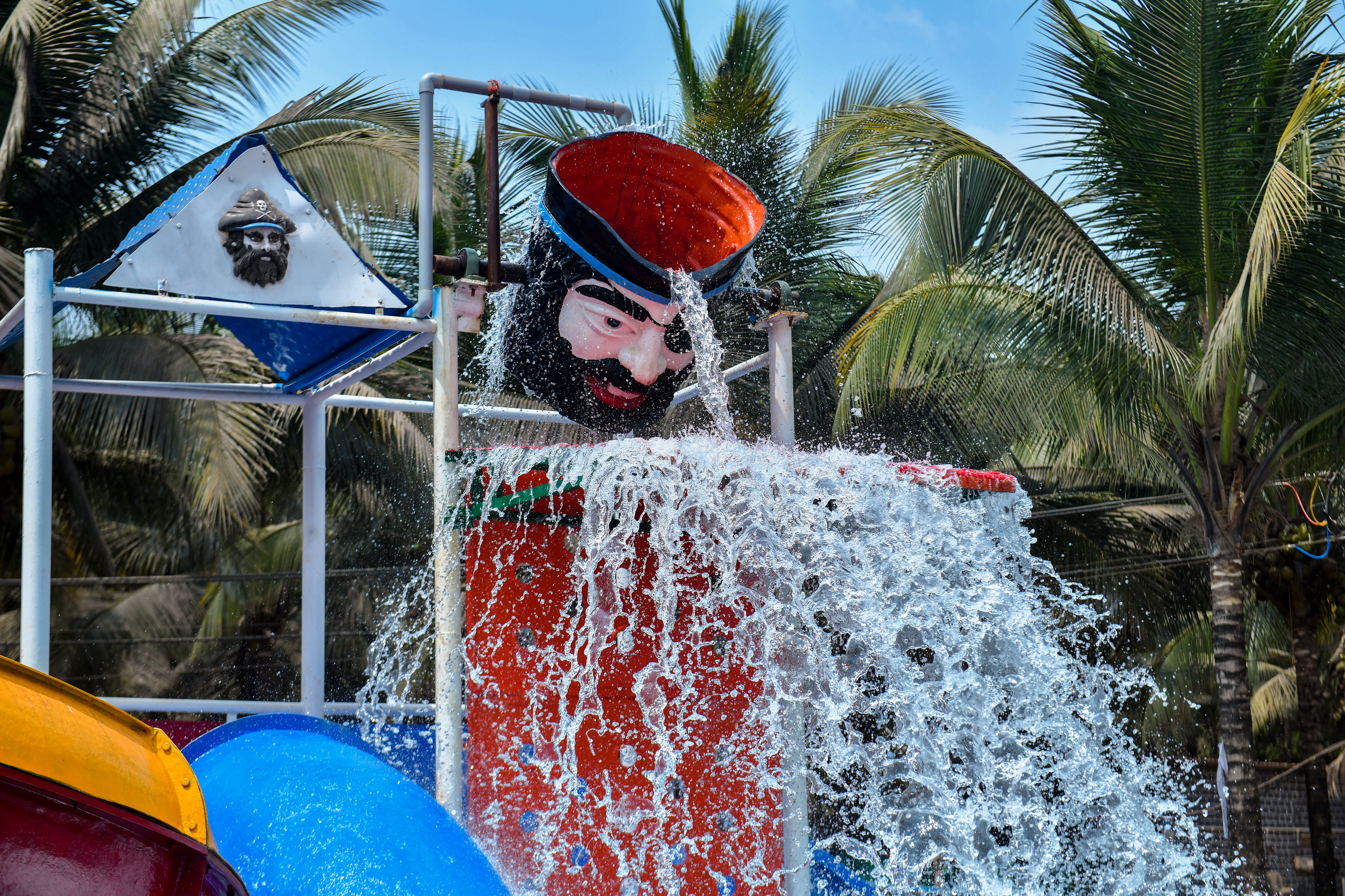 Tilting Bucket Attraction